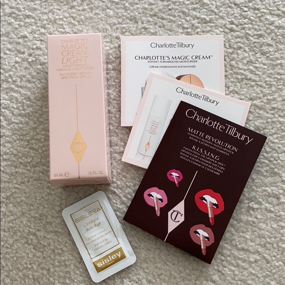 Charlotte Tilbury Magic Cream Light Moisturizer - Picture 1 of 8